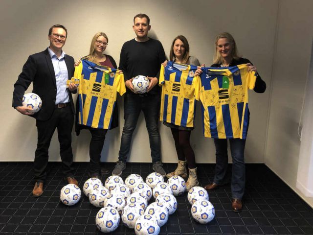 CREATOR: gd-jpeg v1.0 (using IJG JPEG v62), quality = 85